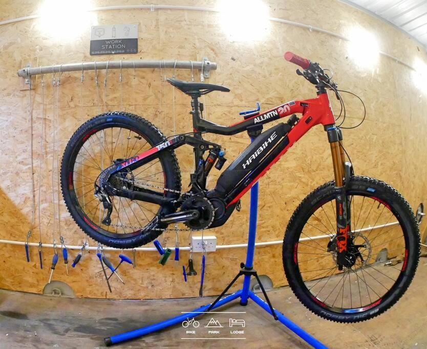 Bike Park Lodge #2 Merthyr Tydfil Exterior photo