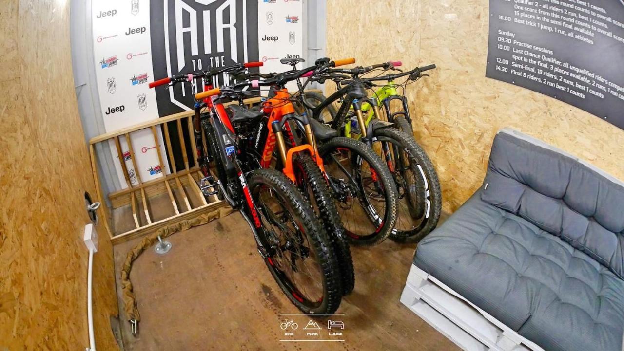 Bike Park Lodge #2 Merthyr Tydfil Exterior photo